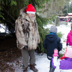 tomtefar hälsar på på julmarknaden i Borgsjö